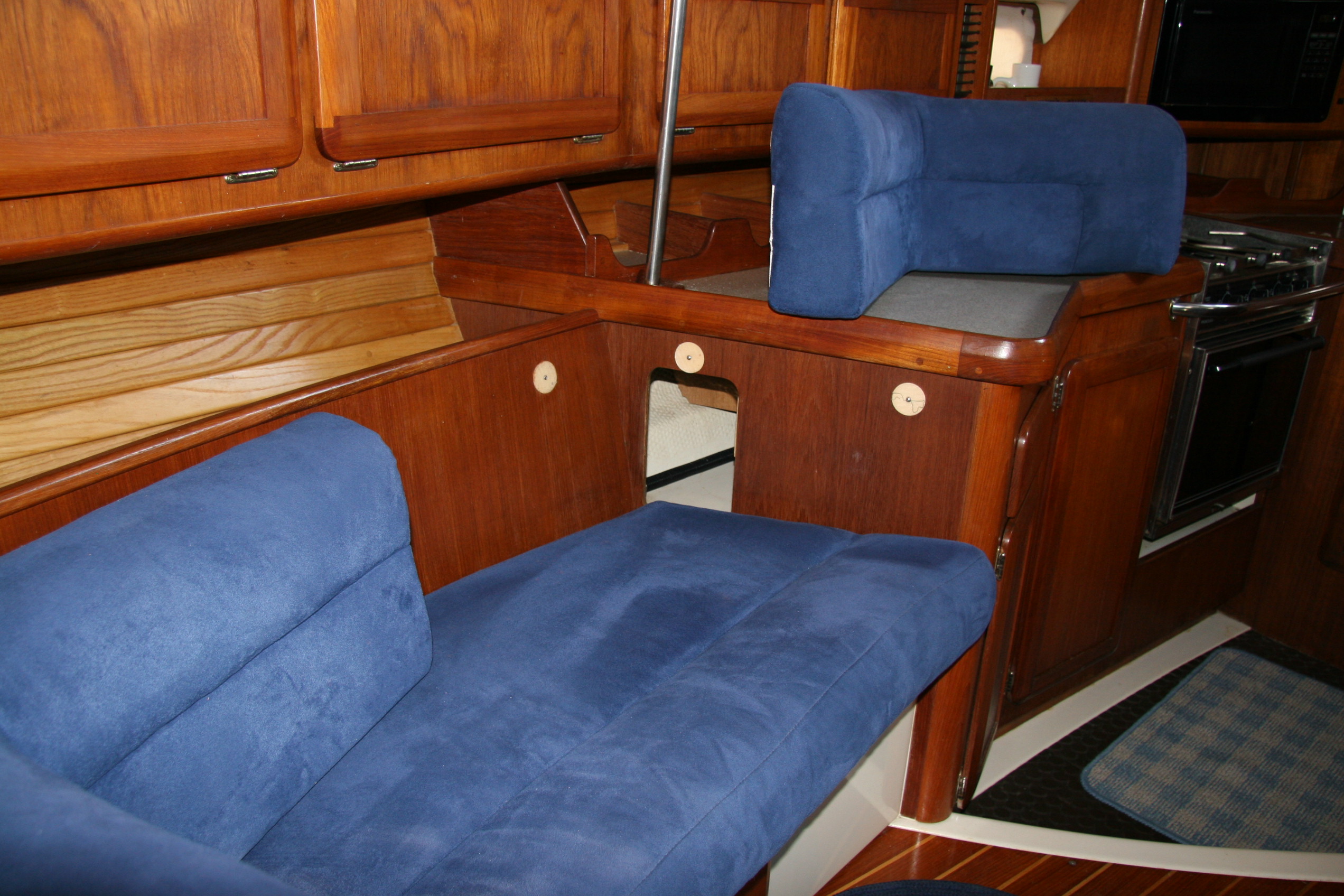 saloon